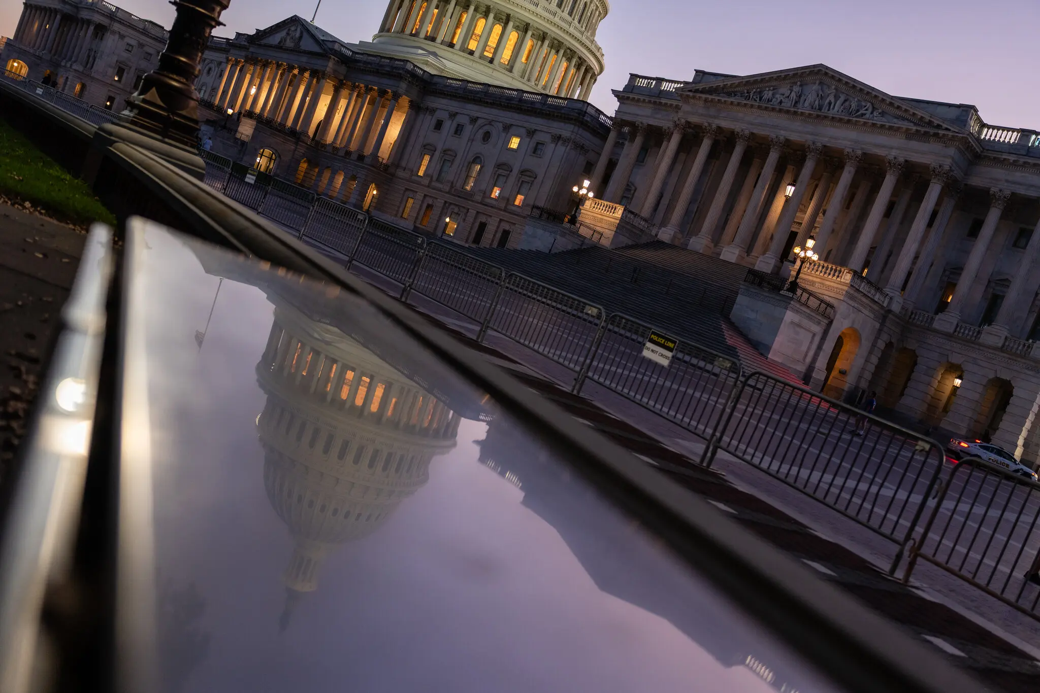 Республіканці тиснуть на Сенат: як «п’ять голосів» можуть завершити шатдаун США